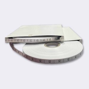 Talla estampada 10mm letra negra y fondo blanco